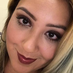 Meet your Posher, Damaris